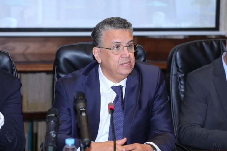 وزير العدل عبد اللطيف وهبي يتحدث في لقاء رسمي.