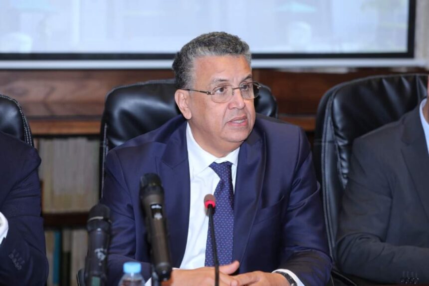 وزير العدل عبد اللطيف وهبي يتحدث في لقاء رسمي.