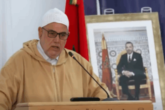 عبد الإله ابن كيران يتحدث إلى الجمهور في ندوة