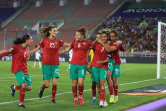 فرحة لاعبات المنتخب المغربي لكرة القدم النسوية بعد تسجيل هدف