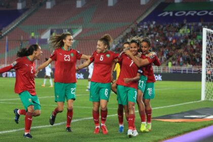 فرحة لاعبات المنتخب المغربي لكرة القدم النسوية بعد تسجيل هدف