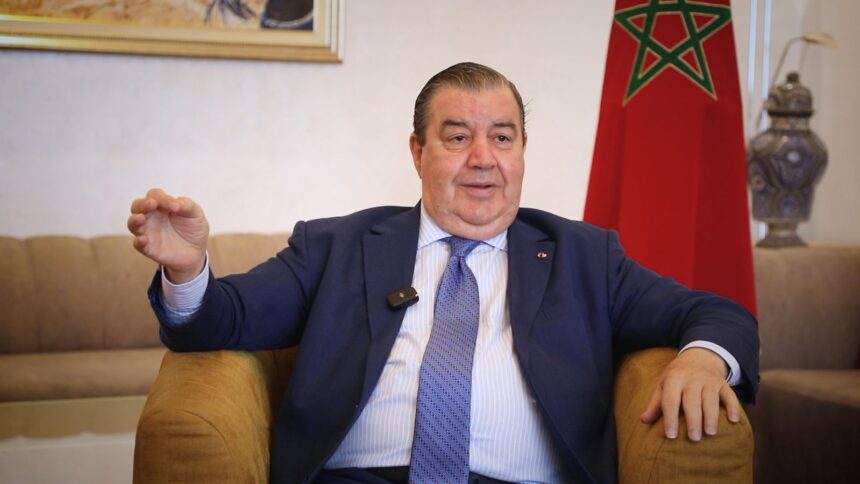 إدريس السنتيسي يتحدث في برنامج تلفزيوني عن غلاء المعيشة.