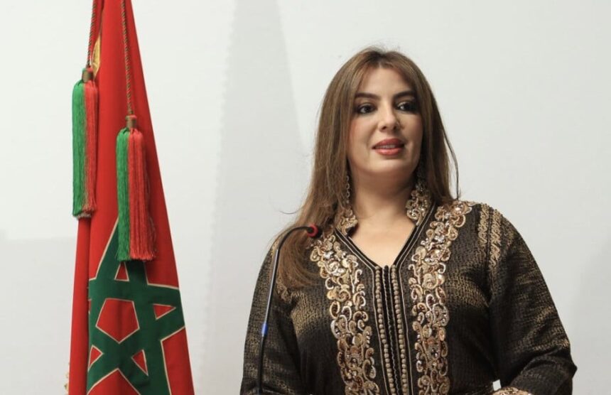 سفيرة المغرب تتحدث في حفل استقبال