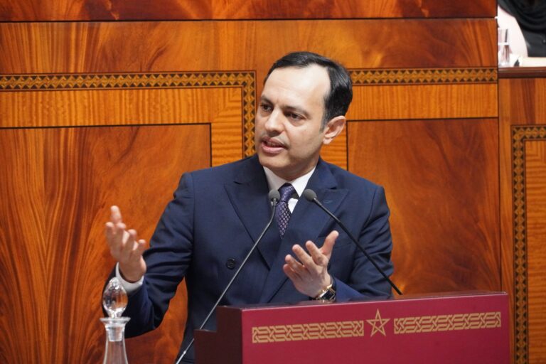 الوزير يونس السكوري يتحدث في مؤتمر صحفي