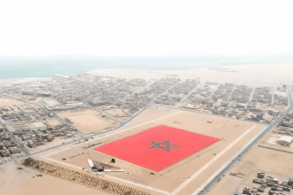 خريطة المغرب وعلم المملكة، في إشارة لقضية الصحراء.