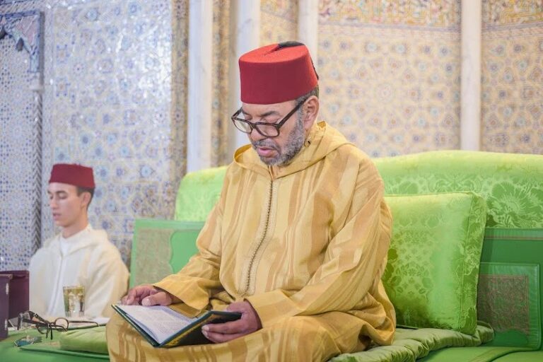 وفد ملكي يقدم هبات لزاوية مغربية